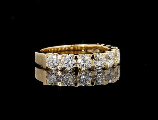 Round Diamond Band